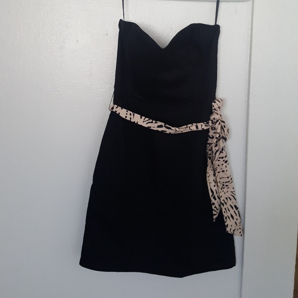 H&M Size 6 Black Dress with Belt